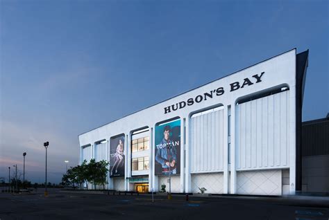 hudsons bay yorkdale opening times.